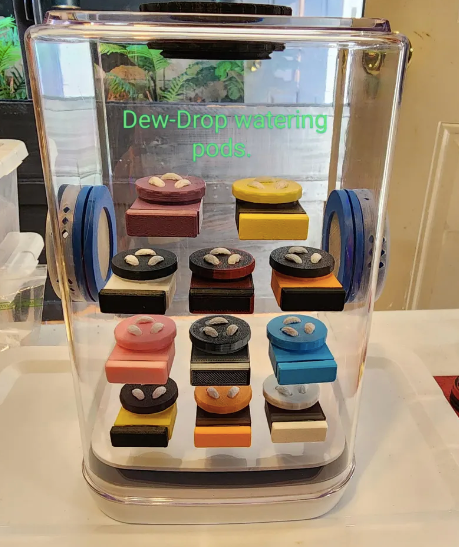 J-Pod - Jumping Spider Hydration Pod